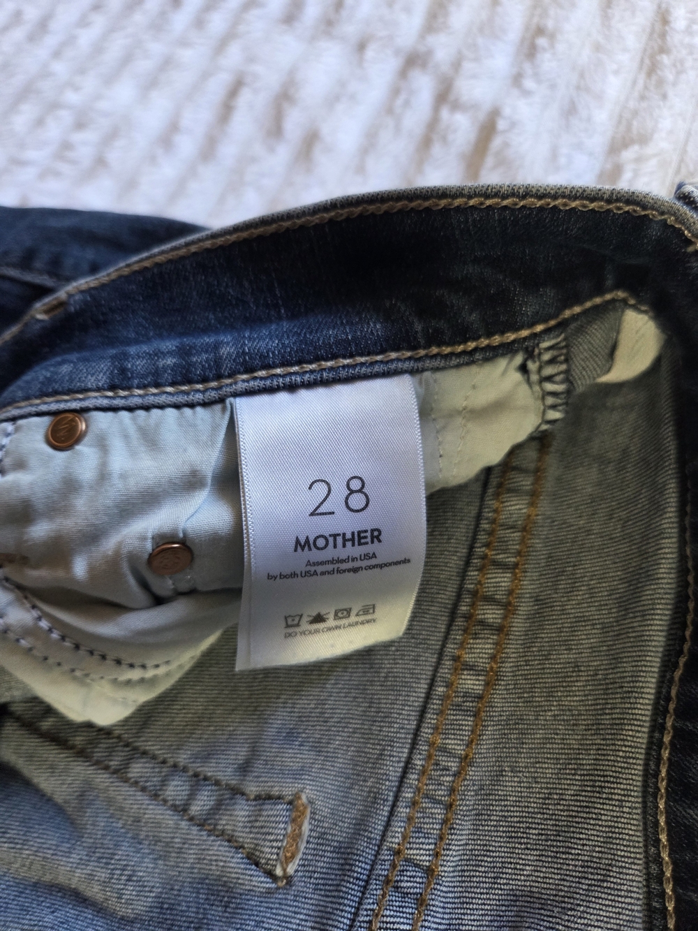 MOTHER The Insider Crop Step Fray Jeans Size 28 Dark Wash Raw Hem - Picture 9 of 11
